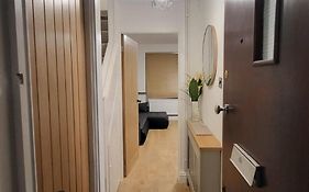 London Flat - Good Access To Central And More!